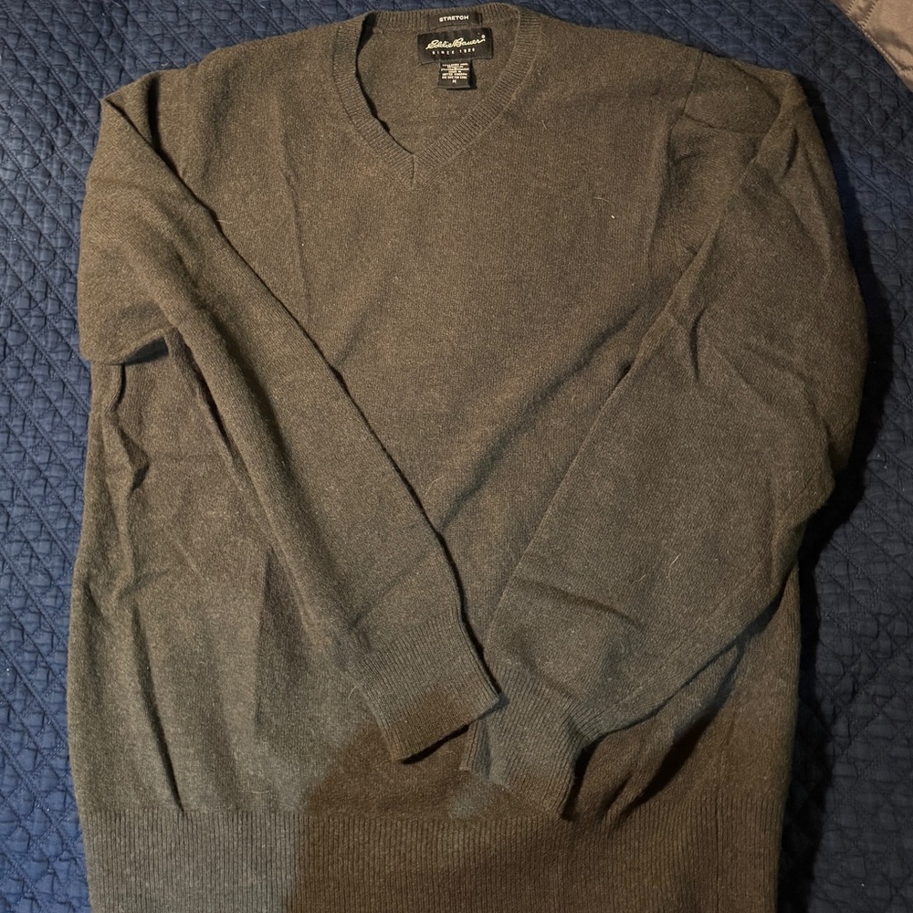 Eddie Bauer Men's Dark Gray V-Neck Sweater
